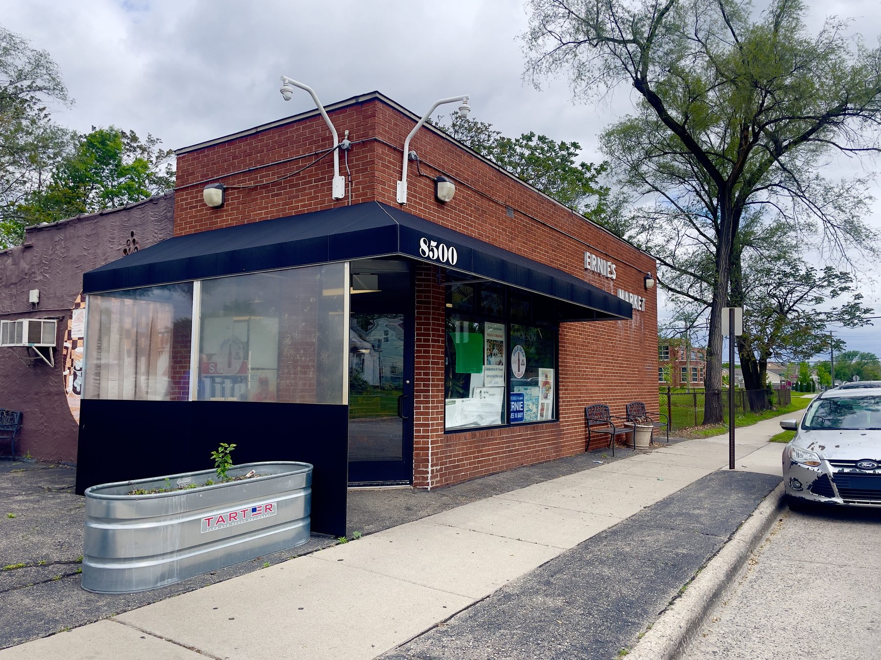Ernie's Market