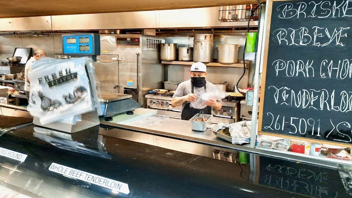 Lakeway Market & Deli